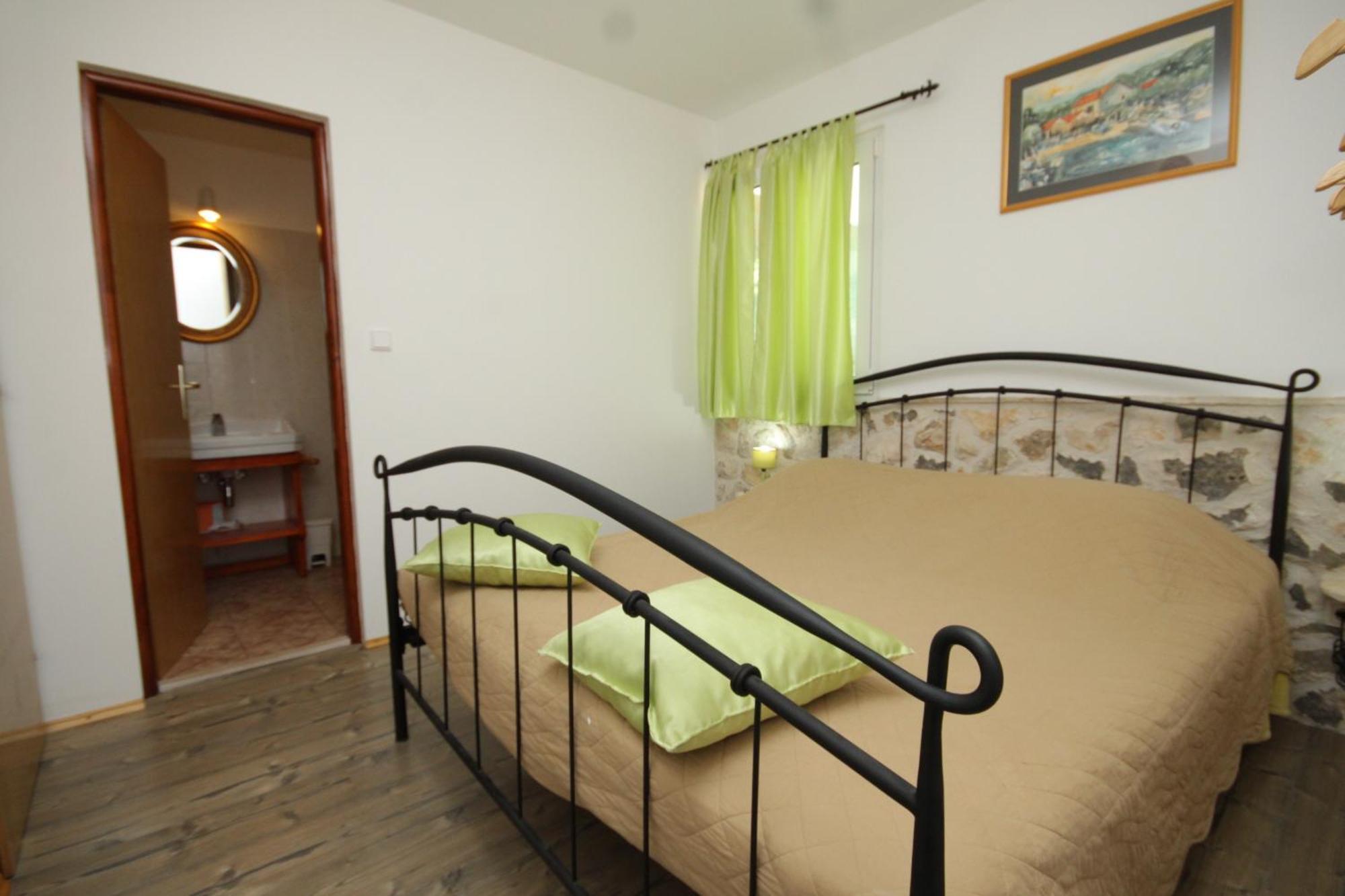 Seaside Secluded Apartments Cove Karkavac - Scedro, Hvar - 8801 ييلسا الغرفة الصورة